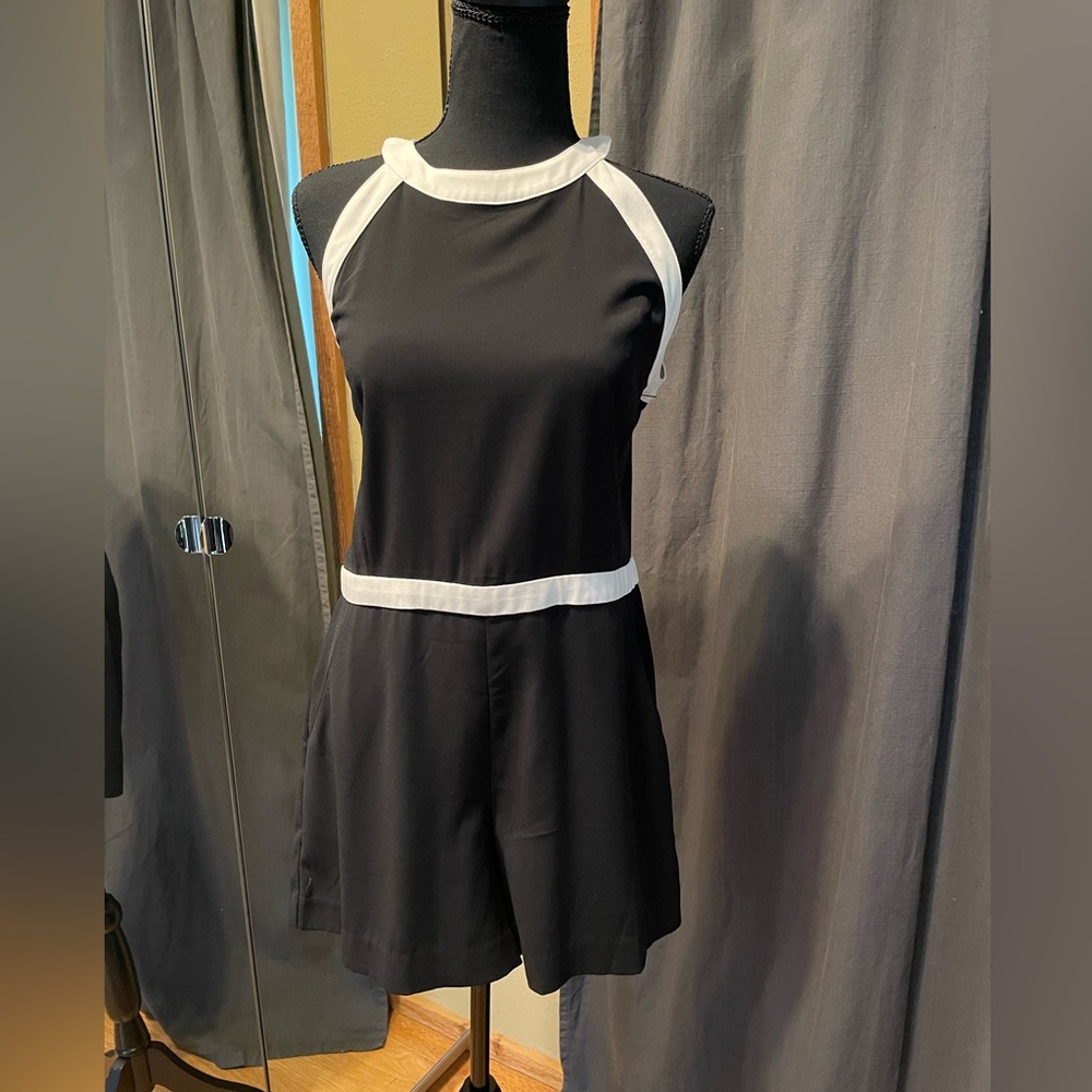 Black/white short jumper from Ann Taylor